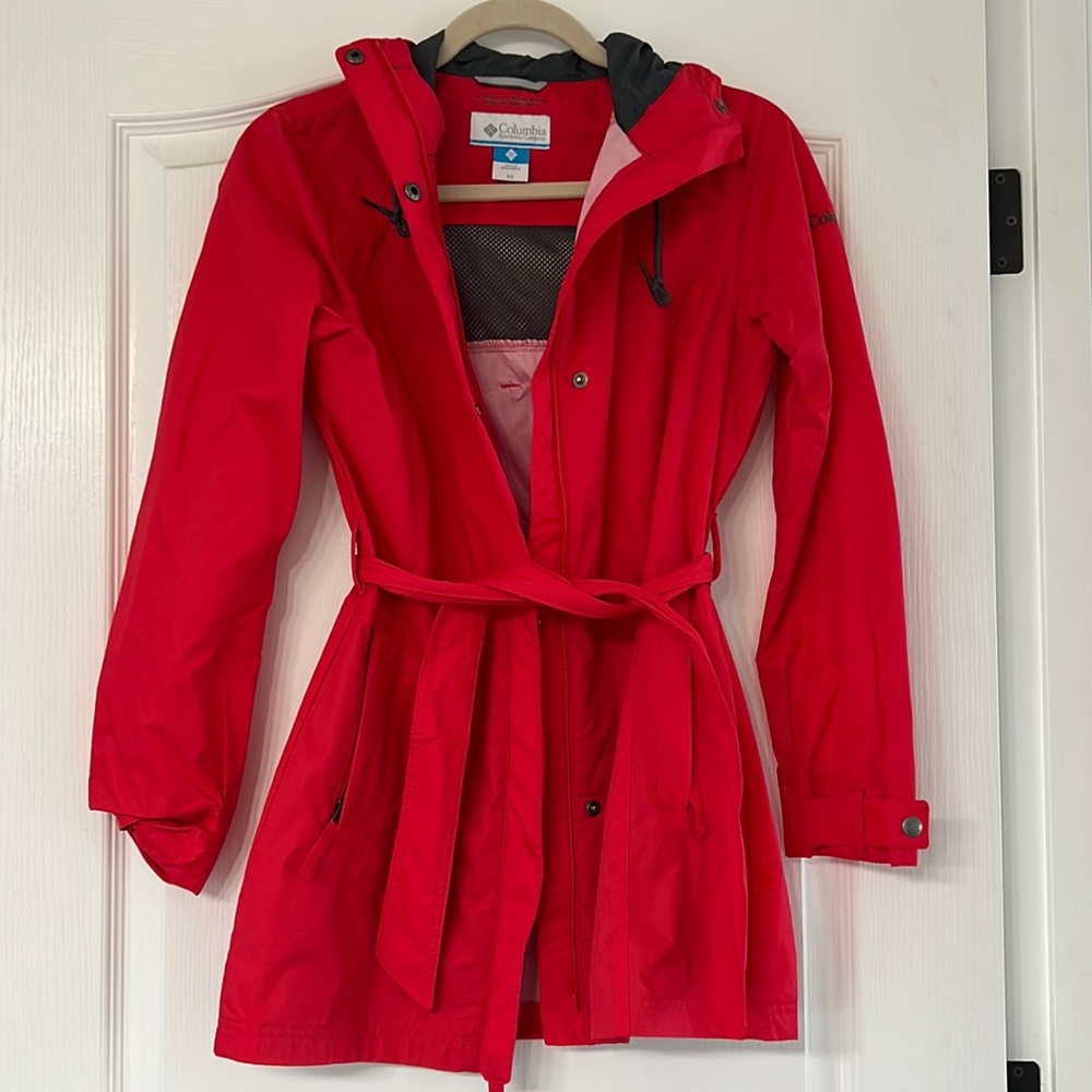 Columbia Omni-shield rain trench. Size XS